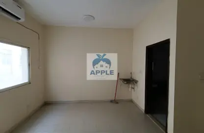 Apartment - 1 Bathroom for rent in Muwailih Building - Muwaileh - Sharjah