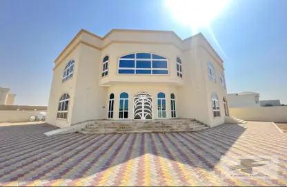 Villa - 5 Bedrooms - 6 Bathrooms for rent in Nad Al Sheba 4 - Nad Al Sheba - Dubai