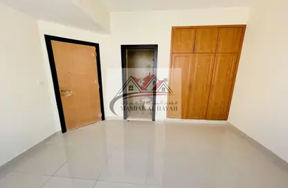 Apartment - 3 Bedrooms - 3 Bathrooms for rent in Muwaileh 29 Building - Muwaileh - Sharjah