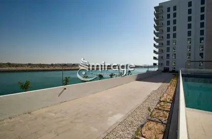 Apartment - 1 Bathroom for rent in Waters Edge - Yas Island - Abu Dhabi