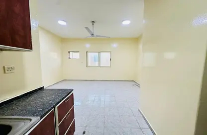 Apartment - 1 Bathroom for rent in Fire Station Road - Muwaileh - Sharjah