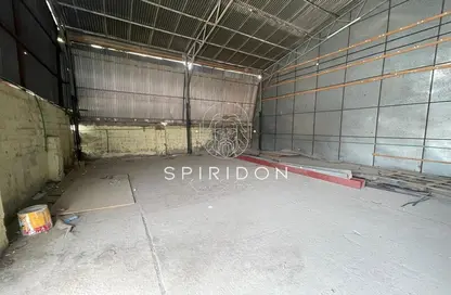 Warehouse - Studio - 1 Bathroom for rent in RAS - Umm Ramool - Dubai