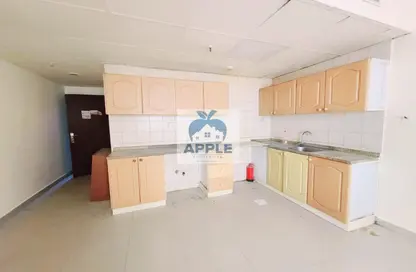 Apartment - 1 Bathroom for rent in Muwailih Building - Muwaileh - Sharjah