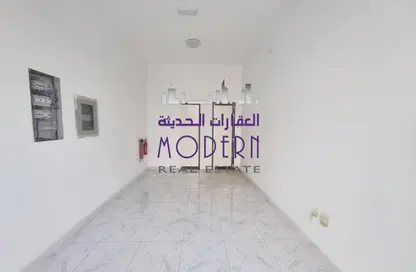 متجر - استوديو - 1 حمام للايجار في الكرامة - دبي