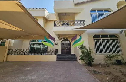 Villa - 4 Bedrooms - 5 Bathrooms for rent in Jumeirah 1 Villas - Jumeirah 1 - Jumeirah - Dubai