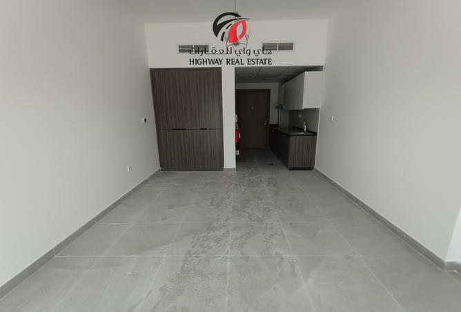 Apartment - 1 Bathroom for rent in Al Warsan 4 - Al Warsan - Dubai