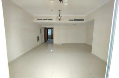 Apartment - 3 Bedrooms - 3 Bathrooms for rent in Muwaileh 3 Building - Muwaileh - Sharjah