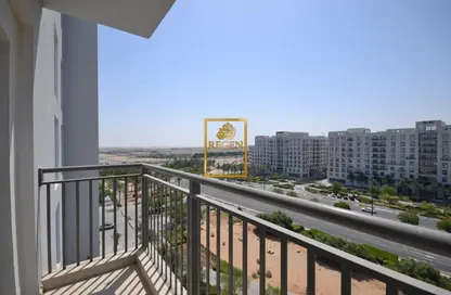 Apartment - 2 Bedrooms - 2 Bathrooms for sale in Zahra Breeze Apartments 4A - Zahra Breeze Apartments - Town Square - Dubai