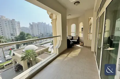 Apartment - 2 Bedrooms - 2 Bathrooms for rent in Al Nabat - Shoreline Apartments - Palm Jumeirah - Dubai