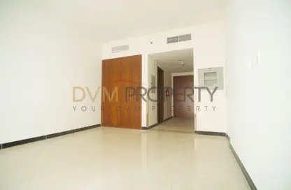 Apartment - 1 Bathroom for rent in F-02 - CBD (Central Business District) - International City - Dubai