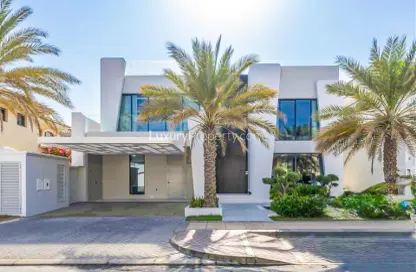 Villa - 5 Bedrooms - 6 Bathrooms for sale in Garden Homes Frond B - Garden Homes - Palm Jumeirah - Dubai