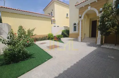 Villa - 3 Bedrooms - 4 Bathrooms for rent in Legacy - Jumeirah Park - Dubai