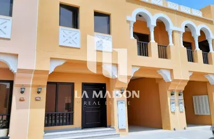 Villa - 2 Bedrooms - 3 Bathrooms for sale in Zone 7 - Hydra Village - Abu Dhabi