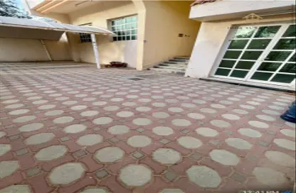 Apartment - 5 Bedrooms - 4 Bathrooms for rent in Al Niyadat - Al Ain