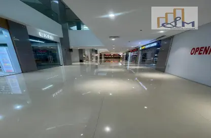 Retail - Studio - 1 Bathroom for rent in Midtown Central Majan - Majan - Dubai