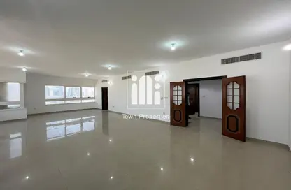 Apartment - 4 Bedrooms - 5 Bathrooms for rent in Tourist Club Area - Abu Dhabi