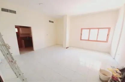 Apartment - 1 Bathroom for rent in Al Butina B - Al Butina - Sharjah