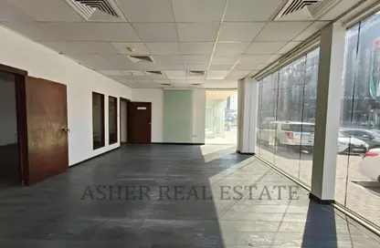 Show Room - Studio - 2 Bathrooms for rent in Airport Road Area - Al Garhoud - Dubai