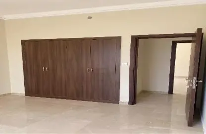 Apartment - 2 Bedrooms - 2 Bathrooms for rent in Al Qulaya'ah - Al Sharq - Sharjah