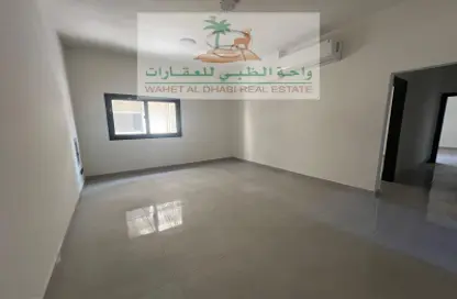 Apartment - 2 Bedrooms - 1 Bathroom for rent in Al Wahda Building - Al Majaz 2 - Al Majaz - Sharjah