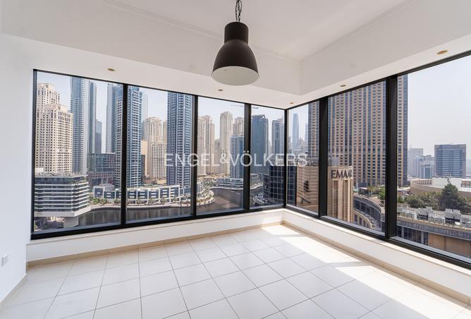 Apartment - 1 Bedroom - 2 Bathrooms for rent in Silverene Tower B - Silverene - Dubai Marina - Dubai