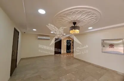 Apartment - 2 Bedrooms - 2 Bathrooms for rent in Hai Al Qalaa - Al Jaheli - Al Ain