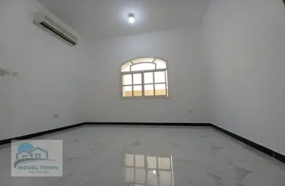 Apartment - 2 Bedrooms - 1 Bathroom for rent in Khalifa City A - Khalifa City - Abu Dhabi