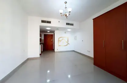 Apartment - 1 Bathroom for rent in Lakeside Tower A - Lakeside Residence - Dubai Production City (IMPZ) - Dubai