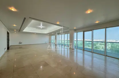 Apartment - 3 Bedrooms - 5 Bathrooms for rent in Crescent Towers - Al Khalidiya - Abu Dhabi