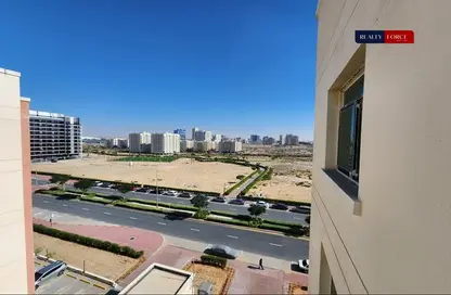 Apartment - 1 Bedroom - 1 Bathroom for sale in Mazaya 25 - Queue Point - Dubai Land - Dubai