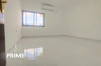 Apartment - 2 Bedrooms - 2 Bathrooms for rent in Al Muroor Building - Sultan Bin Zayed the First Street - Muroor Area - Abu Dhabi