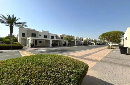 Townhouse - 4 Bedrooms - 5 Bathrooms for sale in Noor Townhouses - Town Square - Dubai