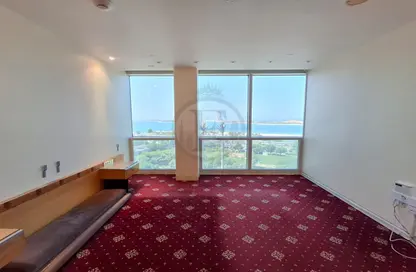 Apartment - 1 Bathroom for rent in Landmark Tower - Corniche Road - Abu Dhabi