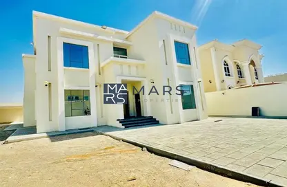 Villa - 4 Bedrooms - 6 Bathrooms for rent in Al Suyoh - Sharjah