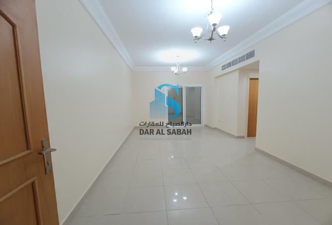 Apartment - 2 Bedrooms - 2 Bathrooms for rent in Al Nahda Complex - Al Nahda - Sharjah