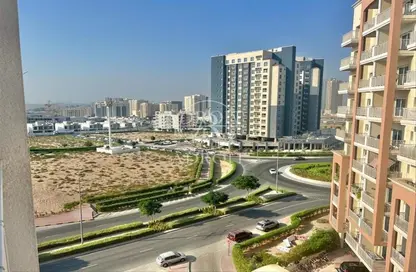 Apartment - 2 Bedrooms - 2 Bathrooms for sale in Tala 1 - Queue Point - Dubai Land - Dubai