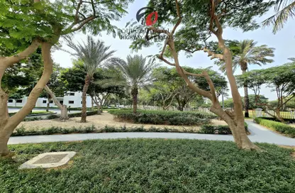 Apartment - 2 Bedrooms - 2 Bathrooms for rent in The Gardens - Dubai