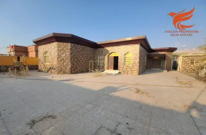 Villa - 4 Bedrooms - 5 Bathrooms for rent in Al Mataf - Ras Al Khaimah