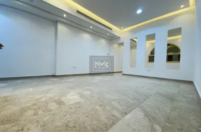 Apartment - 1 Bedroom - 1 Bathroom for rent in Al Mushrif - Abu Dhabi