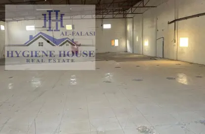 Warehouse - Studio - 5 Bathrooms for rent in Umm Al Thuoob - Umm Al Quwain