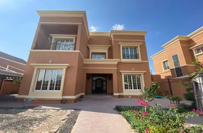 Villa - 4 Bedrooms - 5 Bathrooms for rent in Al Barsha 3 - Al Barsha - Dubai