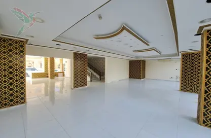 Show Room - Studio - 1 Bathroom for rent in Khalifa Street - Central District - Al Ain