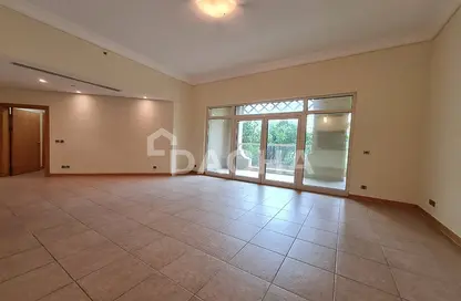 Apartment - 2 Bedrooms - 3 Bathrooms for rent in Abu Keibal - Shoreline Apartments - Palm Jumeirah - Dubai