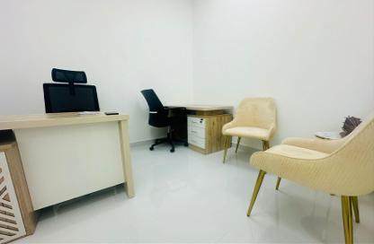 Office Space - Studio - 1 Bathroom for rent in Red Avenue - Al Garhoud - Dubai