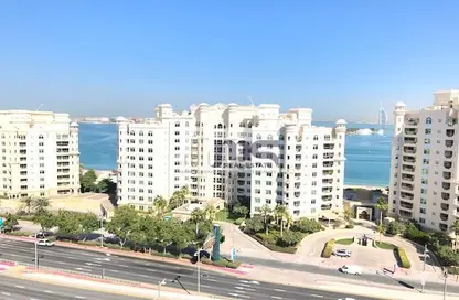 Apartment - 3 Bedrooms - 4 Bathrooms for rent in Al Hamri - Shoreline Apartments - Palm Jumeirah - Dubai