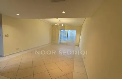 Apartment - 3 Bedrooms - 3 Bathrooms for rent in 21st Century Tower - Sheikh Zayed Road - Dubai