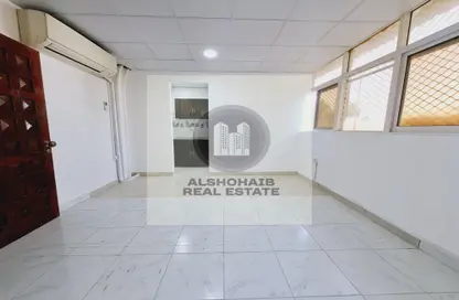 Apartment - 1 Bathroom for rent in Muroor Area - Abu Dhabi