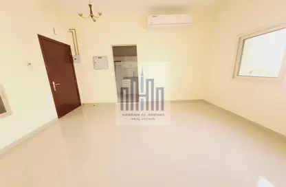 Apartment - 1 Bathroom for rent in GGICO Building Moweilah - Muwaileh Commercial - Sharjah