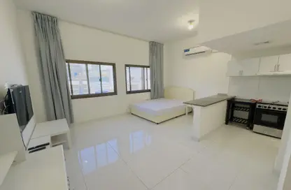 Apartment - Studio - 1 Bathroom for rent in Al Bateen Airport - Muroor Area - Abu Dhabi