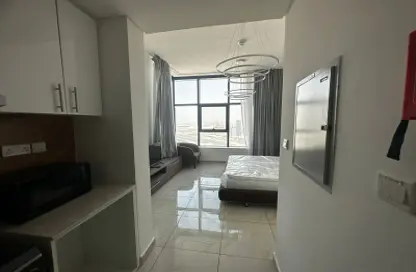 Apartment - 1 Bathroom for rent in The Square Tower - Jumeirah Village Circle - Dubai